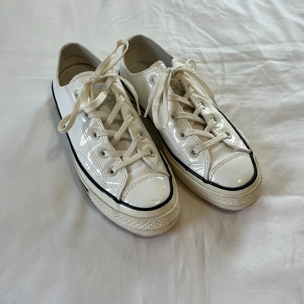 Converse Chuck Taylor White Faux Leather Low Top Converse | Size 6